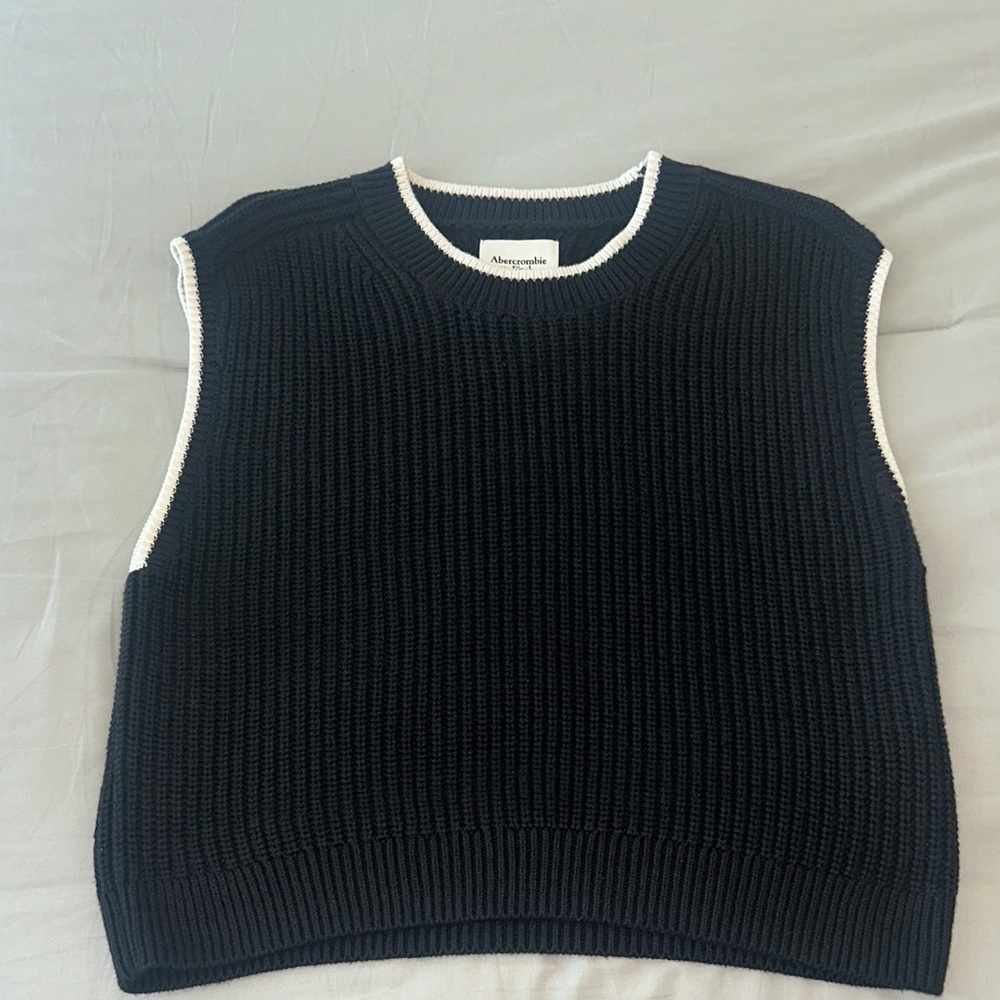 Abercrombie Black Sleeveless Knit Sweater Vest